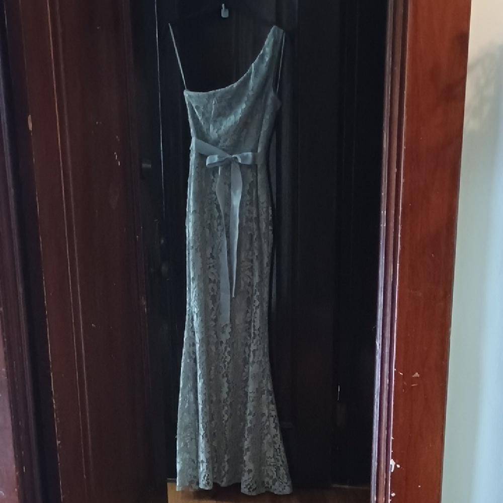 Chic One Shoulder Lace Dress in Gray